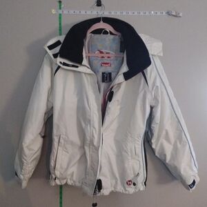 Women's White Insulated Ski Jacket With Zipper Pockets And Hidden Zipper Pockets